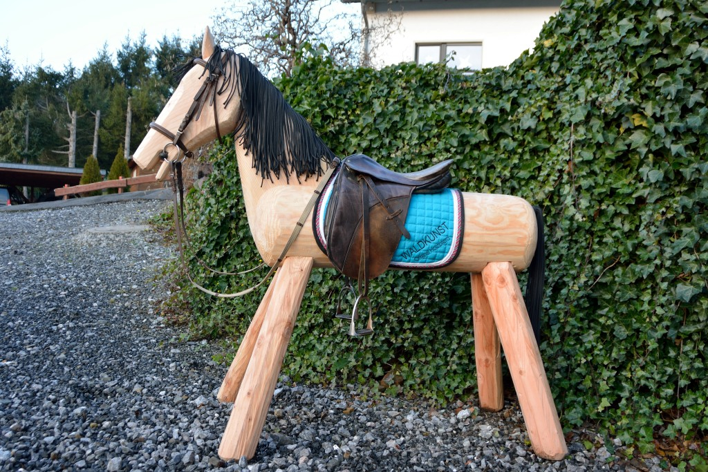 Mähne Und Schweif Für Holzpferd Zum Flechten Das Original Holzpferd mit Maehne und Schweif | WALDKUNST by Arjen